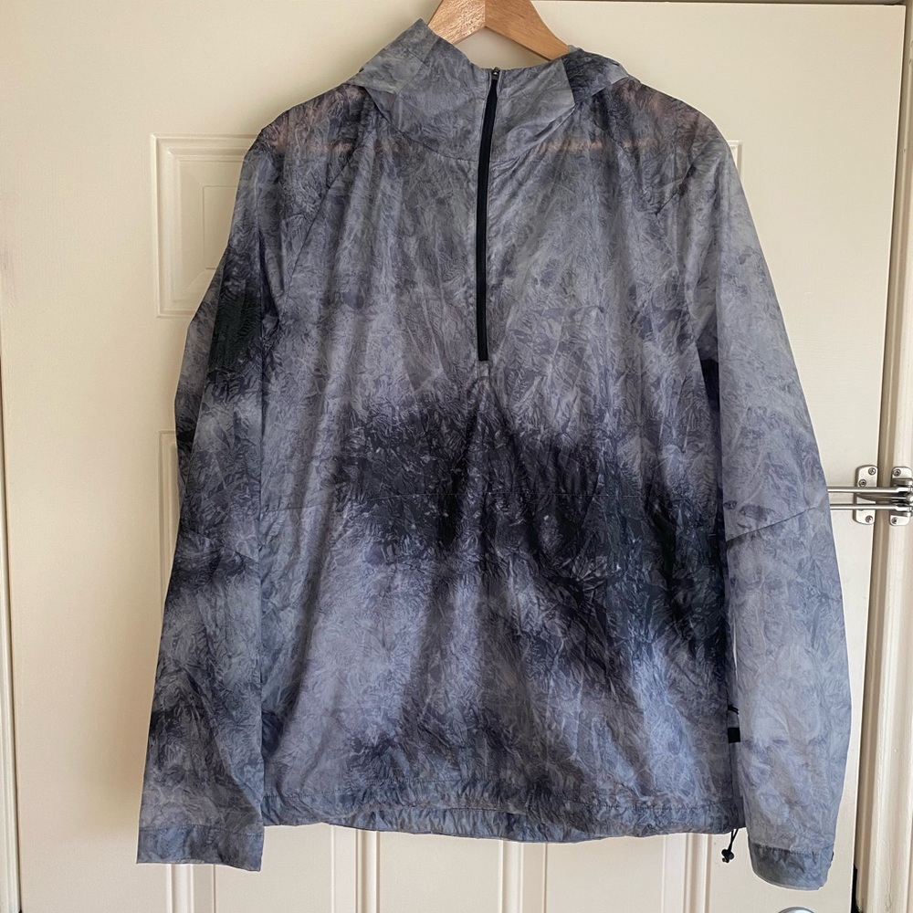 Lululemon Lab 1/2 zip windbreaker size: Large